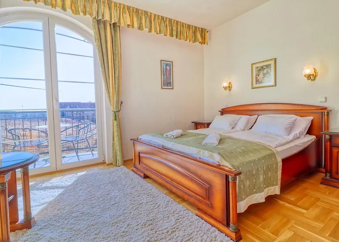 住宿加早餐酒店 Panorama 3*